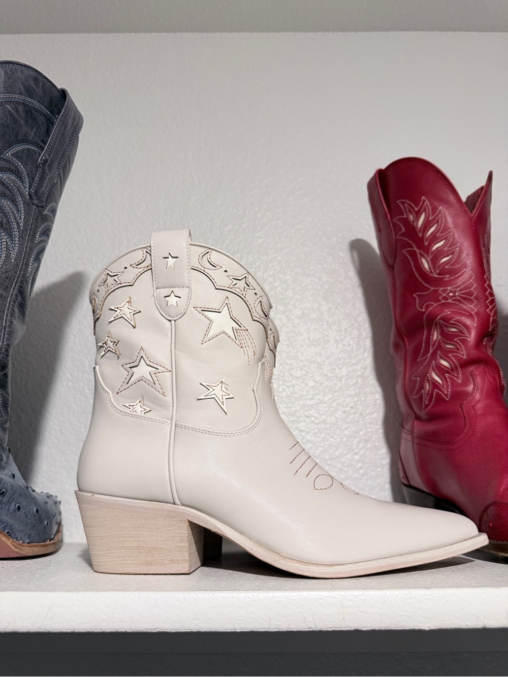 Mi.iM White/Cream Western Moon and Star Embroidered Ankle Cowboy Boots Size 10 - Picture 6 of 12